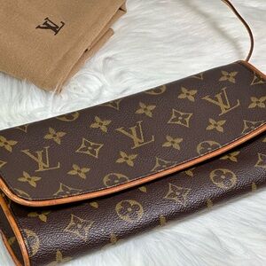 Vintage POCHETTE Twin GM